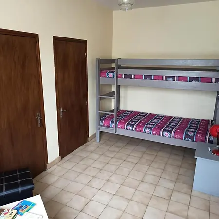 Maison Rurale Pour 6 Pers. Avec Piscine Partagee Et Animaux Accueillis A Capy - Fr-1-616-396 *